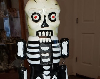 Halloween Skeleton nutcracker good condition paint loss