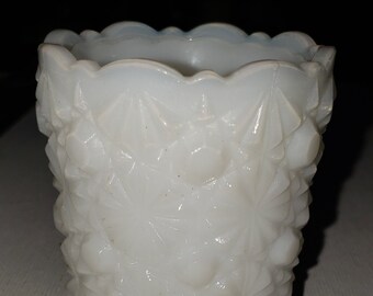 Vintage Mosser daisy and button toothpick holder excellent condition