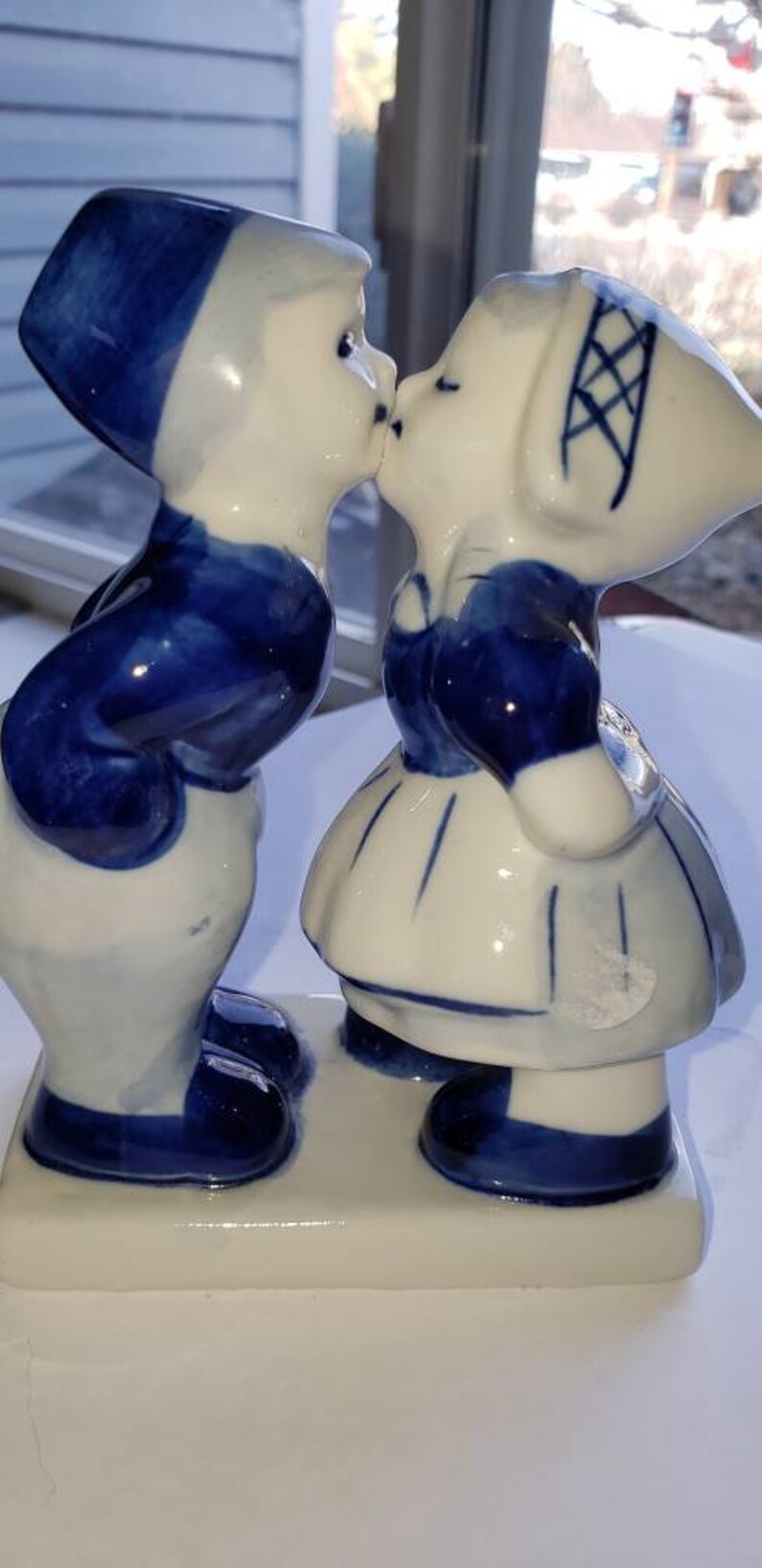 Vintage Dutch Boy and Girl Kissing Blue Delft Figurine HOLLAND ...