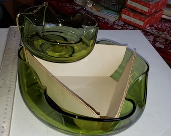 MCM vintage green glass chip and dip bowl with bracket excellent condition