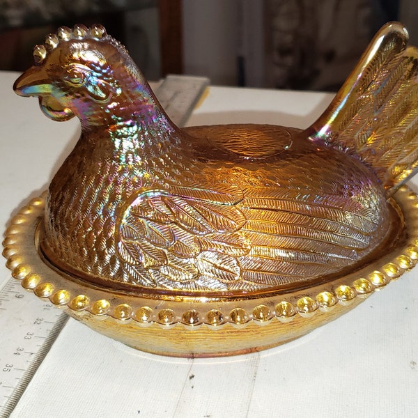 Vintage carnival glass hen on nest dish excellent condition