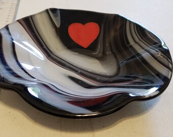 Fused glass bowl with heart excellent condition