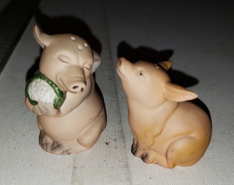 Pig salt and pepper shakers ceramic excellent condition