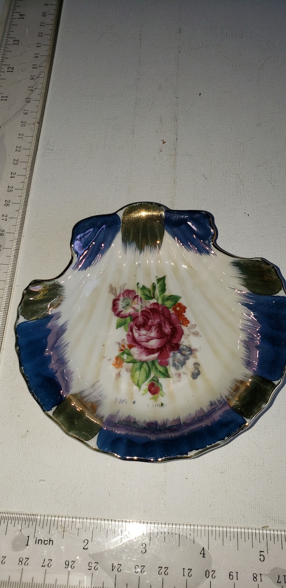 Porcelain scallop shell dish flowers Japan excelle