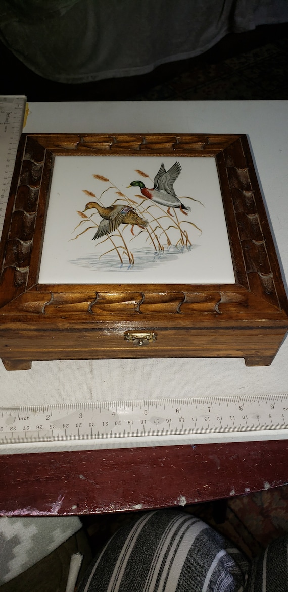 Large mens jewelry box wood ceramic tile ducks exc