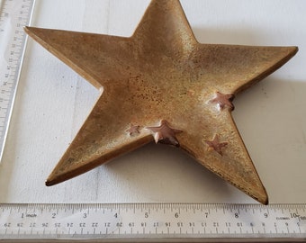 Large star pottery dish excellent condition