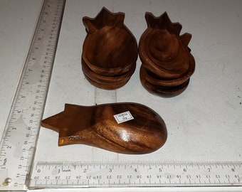 Set of 7 small monkey pod pineapple shaped nut dishes excellent condition