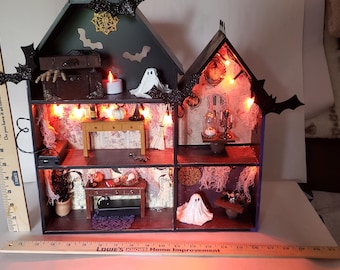Spooky Halloween Haunted House spooky rooms excellent condition one of a kind