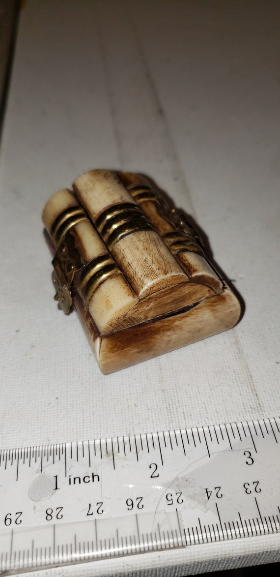 Unique tiny camel bone carved trinket box excelle… - image 5