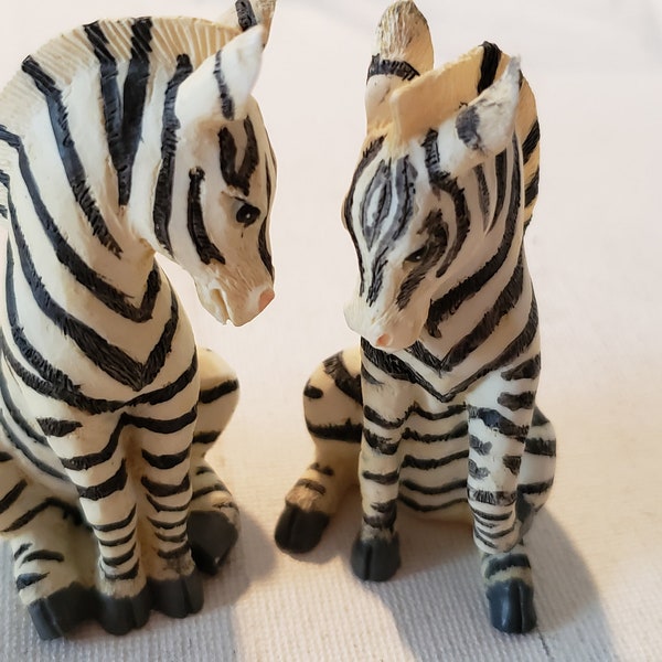 Set of 2 Zebra Mates resin zebras excellent condition