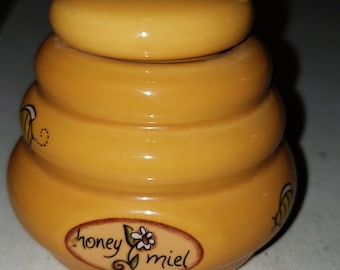 Ceramic mini honey pot with honey dipper excellent condition