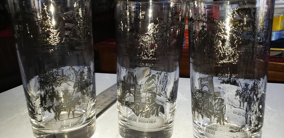 4 Vintage Yellowstone Centennial Glasses Excellent Condition Etsy