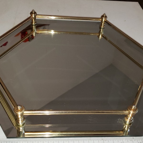 Vintage hexagon mirror dresser vanity excellent condition