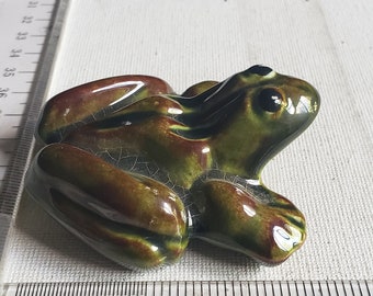 Single small naughty frog ceramic excellent condition