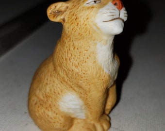 Single lion salt shaker ceramic excellent condition