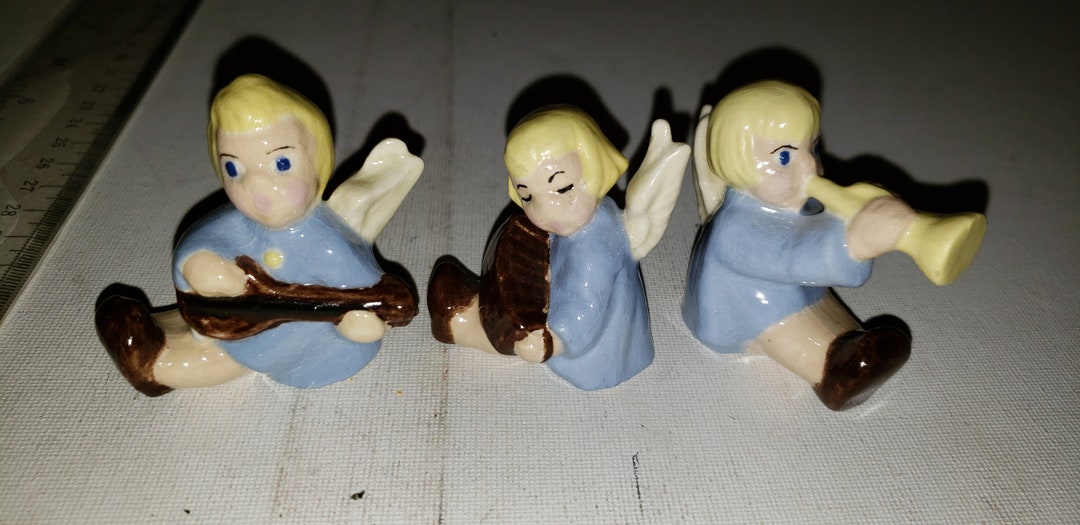Set of 3 Little Tiny Angel Figurines Ceramic and in Excellent