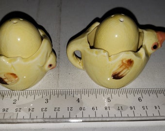 Pollitos de cerámica y huevos sal y pimienta vintage excelente estado