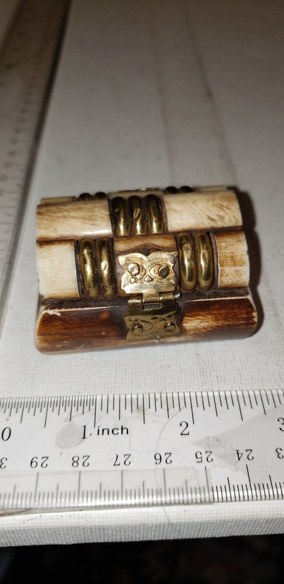 Unique tiny camel bone carved trinket box excelle… - image 2
