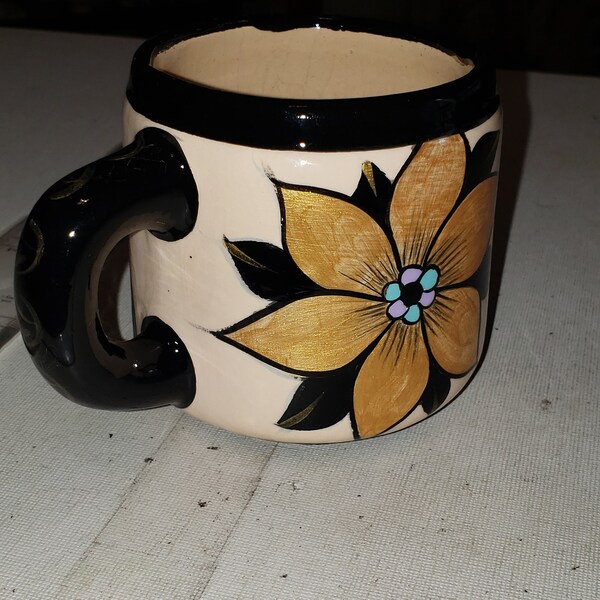 Ceramic Mexico style coffee mug gold flower excellent condition