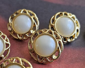 15mm  Buttons  9/16" Gold & Pearl look (lightweight)