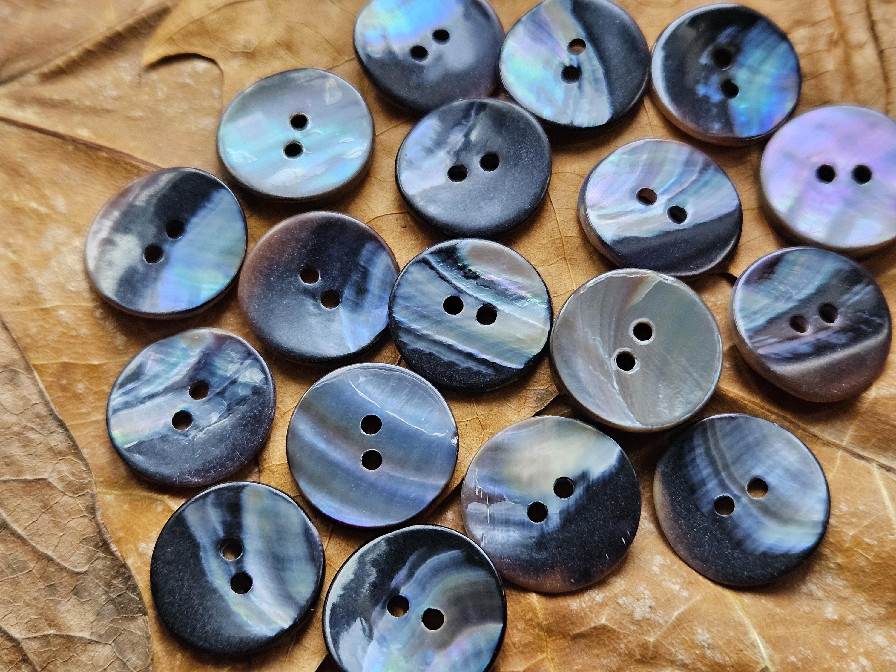 Lot De 12 Boutons En Nacre Bleue - Diamètre 18 Mm, 2 Trous, Occasion