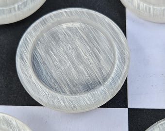 Vintage knopen met een schacht van 32 mm, 1 & 1/4 inch, jaren 80, parelmoereffect (wit/ivoor mix).