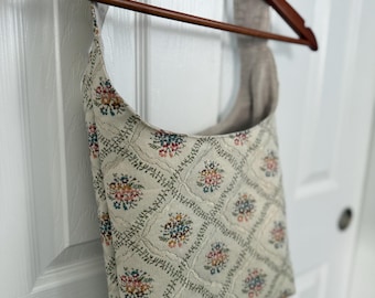 Bolso de mano/cartera estructurado elaborado con tela de tapiz floral vintage