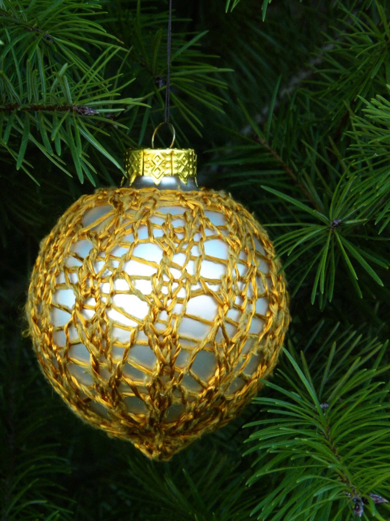 Lace Christmas Ornament Knitting PATTERN, Beautiful, Quick Knit Gift