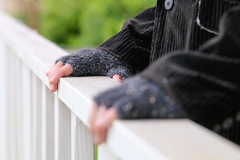 The Perfect Pair Fingerless Gloves Knitting PATTERN, Half-Finger Gloves, One-Skein Gift, Knit image 2