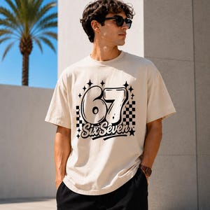 Seis Sete 67 PNG, Design de Meme Retro Drip, Estampa Engraçada para Camiseta Gen Alpha, Download Digital para Sublimação, Clipart Viral em SVG