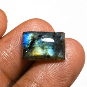 Piedra preciosa de labradorita natural brillante, cabujón rectangular de fuego azul para joyería colgante.
