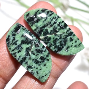 Fancy Form Rubin Zoisit Cabochon Paar, glatt polierte passende Steine, flache Rückseite natürliche Edelsteine