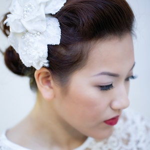 Floral vintage style headpiece Octavia design, handmade flower jewelled headpiece with or without birdcage veil image 3