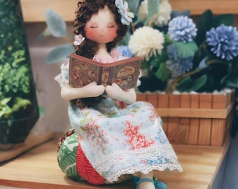 Bambola di lino fatta a mano, bambola vintage cimelio, regalo per amanti dei libri, decorazione per libreria, bambola da fiaba, bambola di stoffa, decorazione per la cameretta, regalo letterario