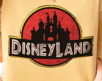 ディズニーランド ジュラシックキャッスルTシャツ | マジックキングダム マッシュアップアパレル | レトロファンギフト