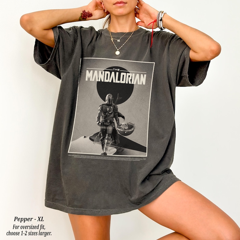 Pedro Pascal Mandalorian-skjorta | Star Wars Bounty Hunter-topp | Grogu Mando-gåva bild 1
