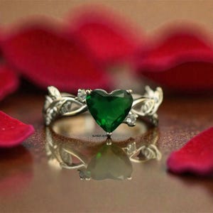Bague cœur émeraude en argent sterling, motif feuille, bijou inspiré par la nature, pierre précieuse verte, bague de promesse
