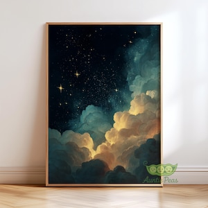 以下が含まれることがあります： 黄色、ティール、茶色のふわふわと照らされた雲が描かれた夜空のシーンの額入りアートプリント。濃い青色の空には星がちりばめられています。アートワークは木製のフレームに入っています。