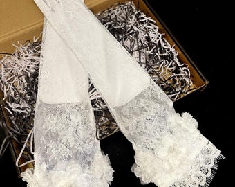 Custom 3D Lace Floral Bridal Gloves | Handmade Wedding Gloves | Ivory & Black Lace | Romantic Bridal Accessories