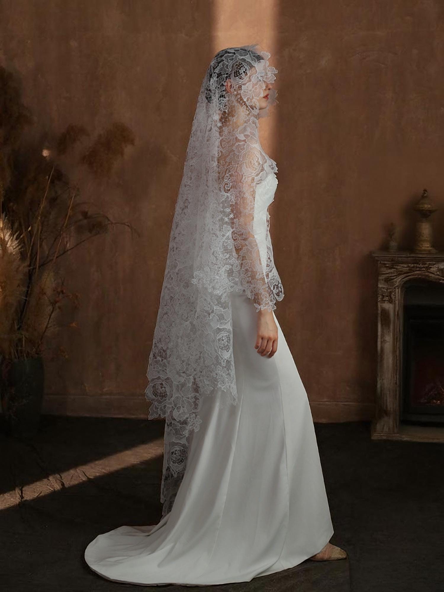 Elegant Ivory Lace Bridal Veil – Timeless Handmade Wedding 