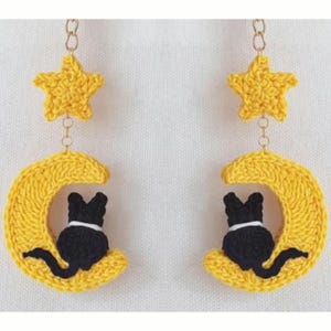 Black Cat on Moon & Star Keychain Crochet Pattern | Amigurumi PDF Tutorial for Cute Keyring or Bag Charm