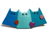 blue cat BROOCH, Cat pin, Valentines gift for her, fun cat brooch, red hearts, contemporary jewelry for cat lovers, blue turquoise cat pin