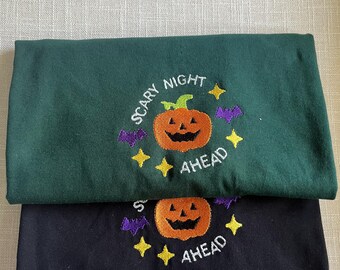 Halloween geborduurd T-shirt, pompoen 'Scary Night Ahead' spookachtig shirt, schattig T-shirt met grafische print voor de herfst