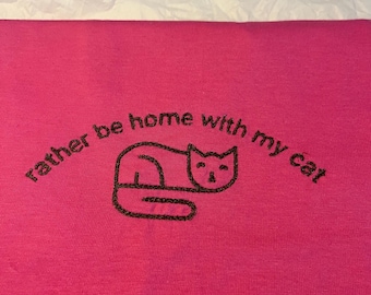 Home With My Cat geborduurd T-shirt, kattenliefhebber-T-shirt, gezellig cadeau moeder huisdier, leuk cadeau-T-shirt