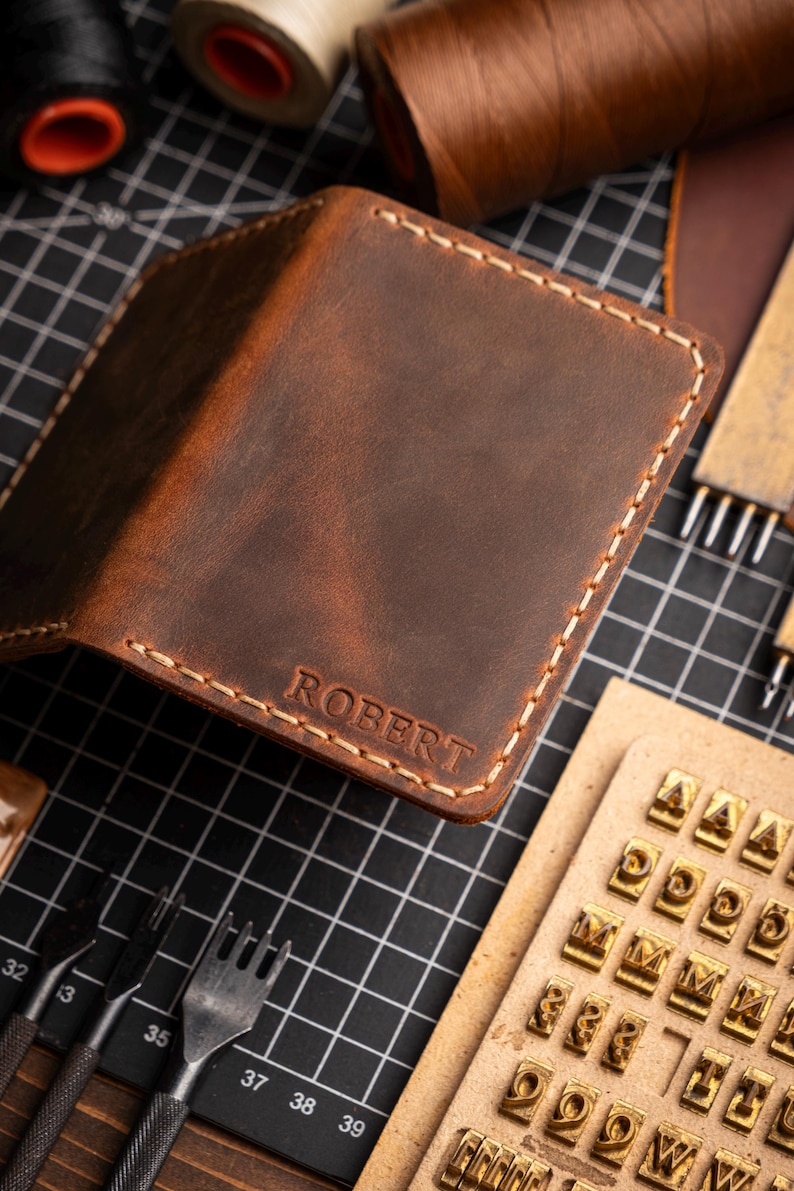 Personalized Leather Card Holder, Minimalist Leather Wallet, Distressed Leather Man Wallet, Custom Leather Bifold Wallet, Fathers Day Gift bild 2