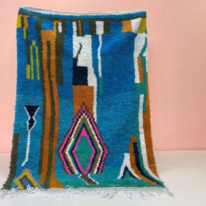 モロッコウールラグ：黒とオレンジの幾何学模様、手作りのボヘミアン