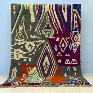 Boho Wool Area Rug: Vibrant Boujaad Patterns - Soft Shaggy Texture