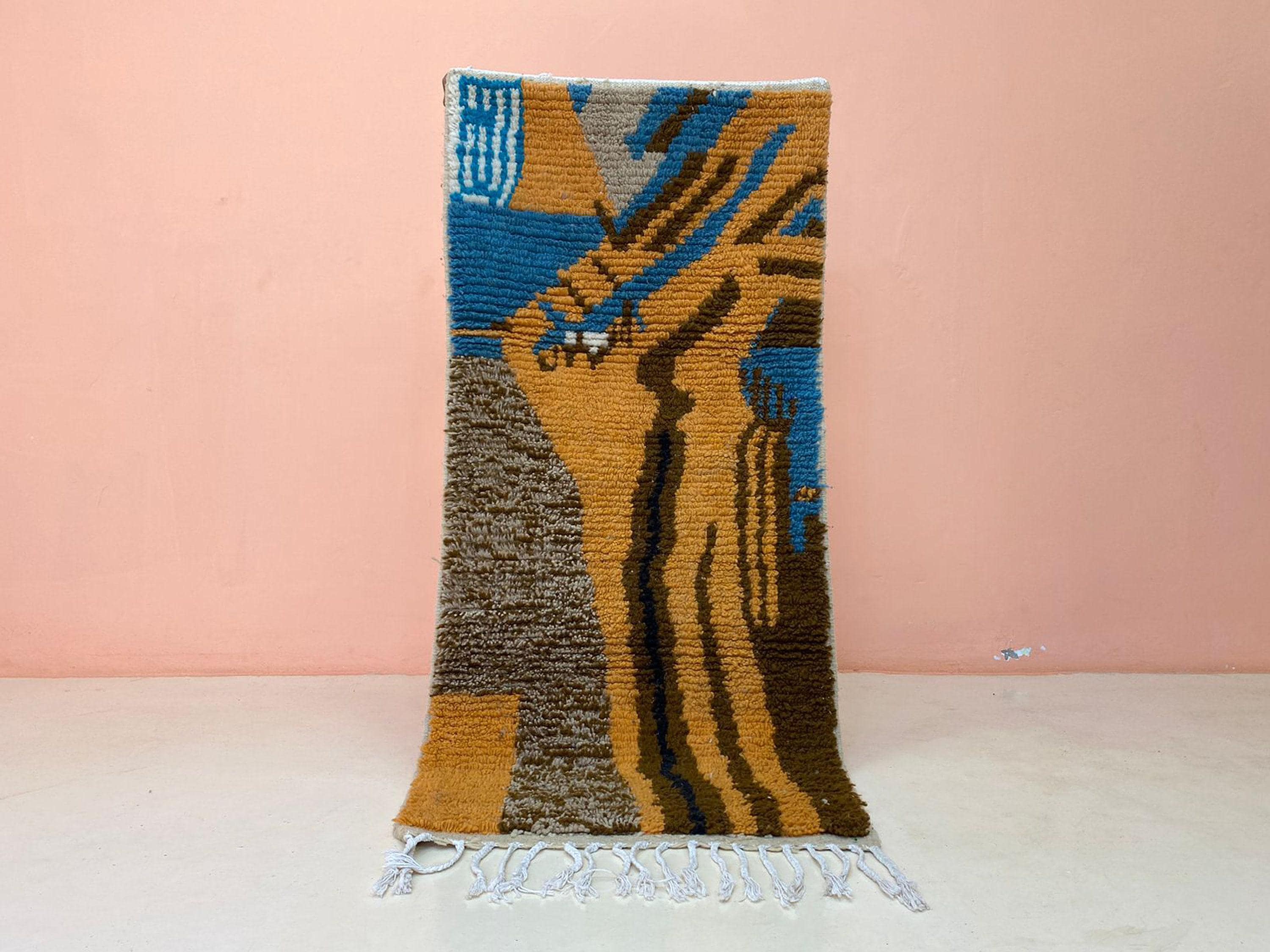 手織りウールラグ：オレンジ色の幾何学模様のモロッコカーペット