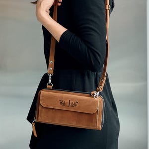 Leather wallet with shoulder strap, Womens crossbody wallet, Personalized wallet bag, Leather phone wallet, Crossbody wallet purse