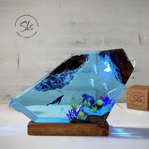 Humpback Whale & Jellyfish Resin Night Light, Ocean Sea Decor Lamp, Whale Resin Lamp, Marine Animals Artwork, Ocean Lover Gift